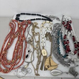 Lot of 13 Vintage/Contemporary Fashion Necklaces Assorted Lengths Some Are Sigh